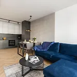 Wellness With Parking By Renters Prestige Διαμέρισμα