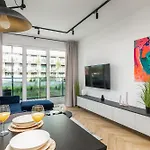 Wellness With Parking By Renters Prestige Διαμέρισμα