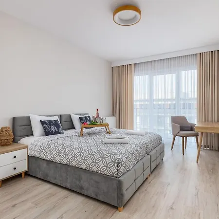 Wellness With Parking By Renters Prestige Apartman Dziwnów