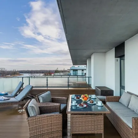 Wellness With Parking By Renters Prestige Apartman *