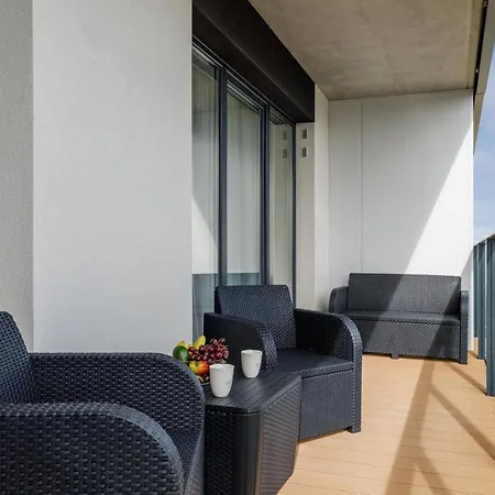 Wellness With Parking By Renters Prestige Apartman