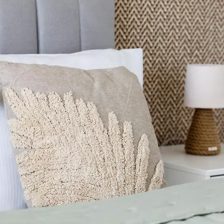 Wellness With Parking By Renters Prestige Apartman