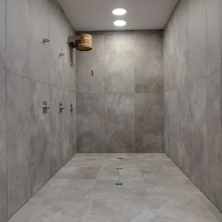 Wellness With Parking By Renters Prestige