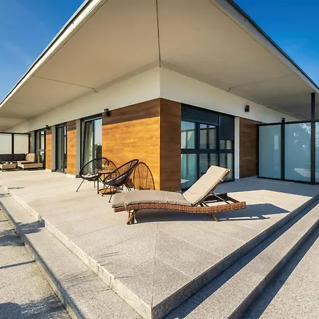 Wellness With Parking By Renters Prestige